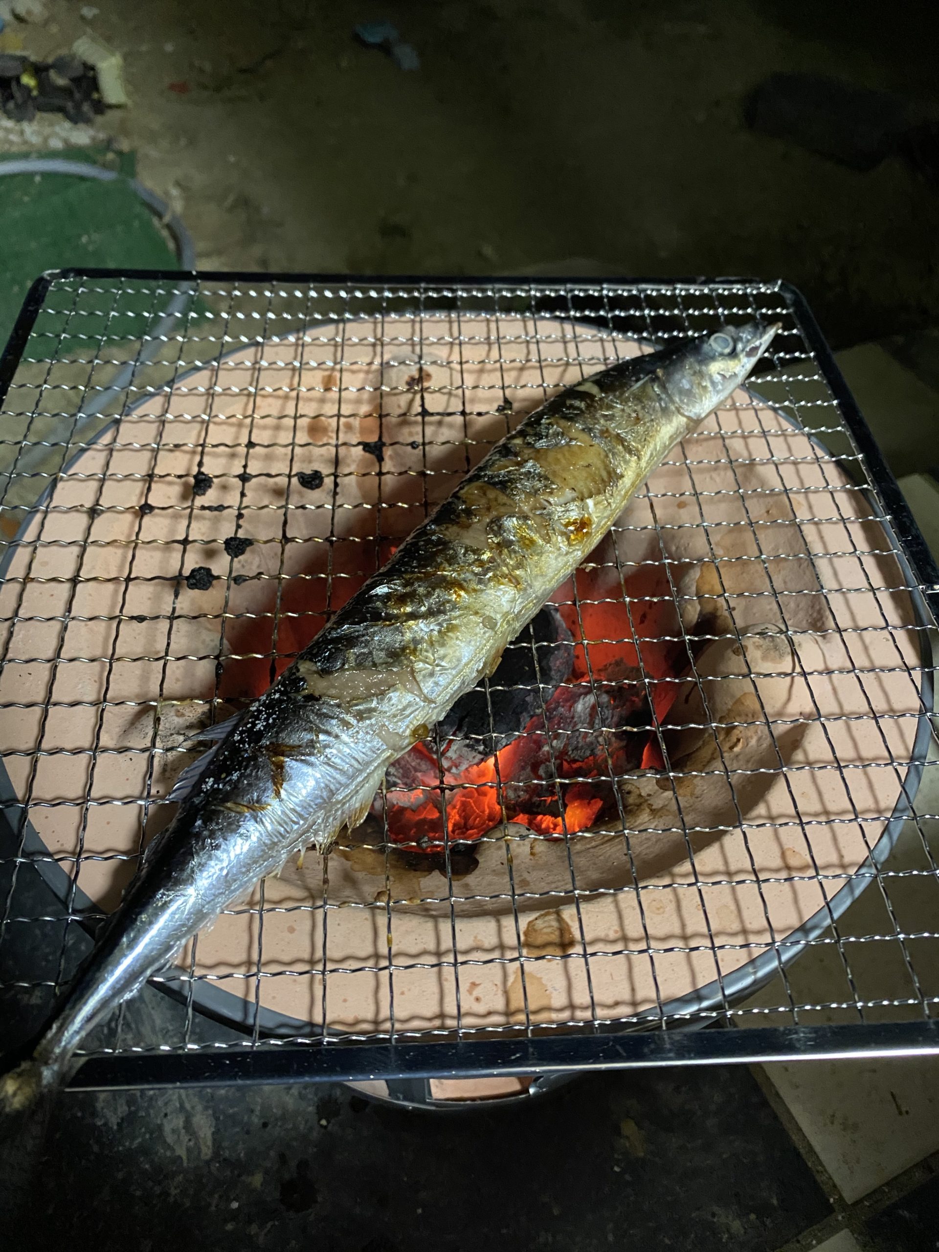 七輪　サンマ焼けたやつ　写真